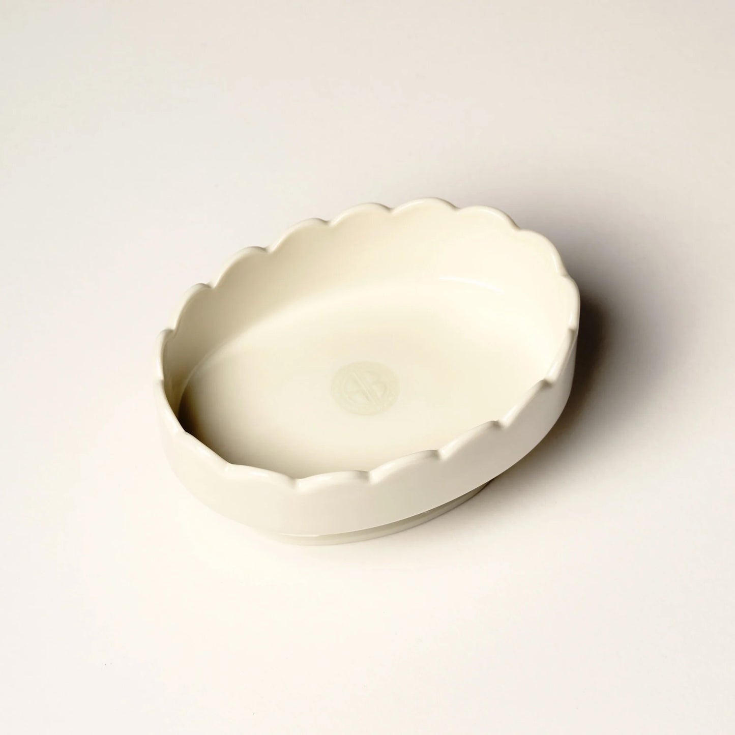 Bienaimé Footed Ceramic Soap Dish