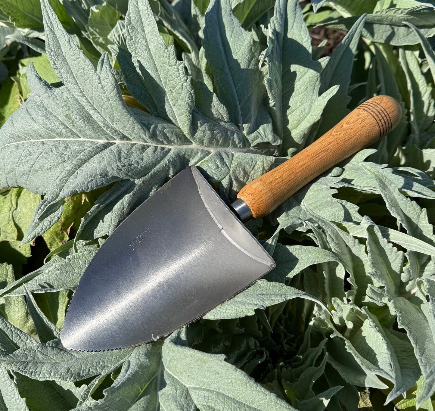 Sneeboer Serrated Garden Scoop