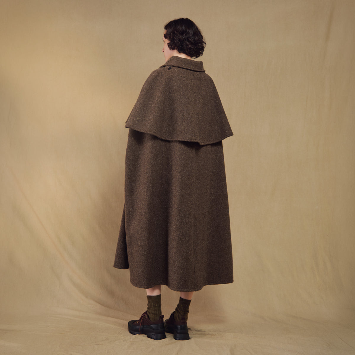 Le Laboureur French Wool Shepherd’s Cape in Walnut