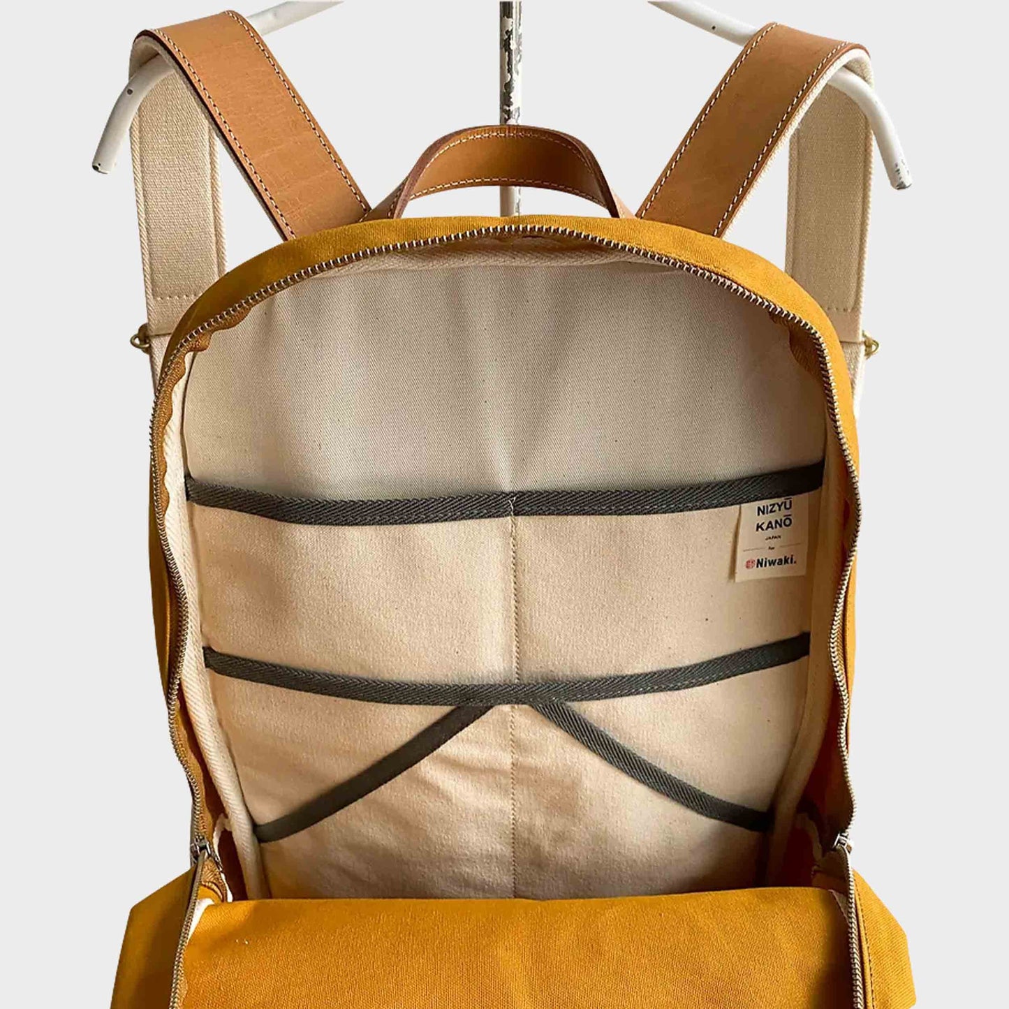 Nizyū Kanō X Niwaki Rucksack in Black