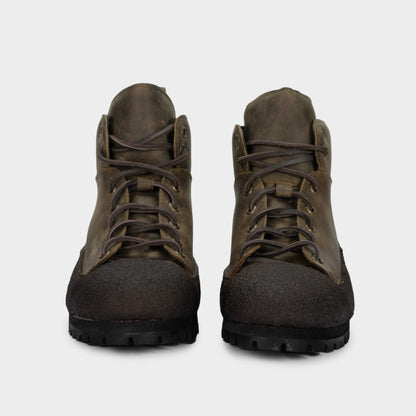 Calfskin Weatherproof Gardening Boots in Olive