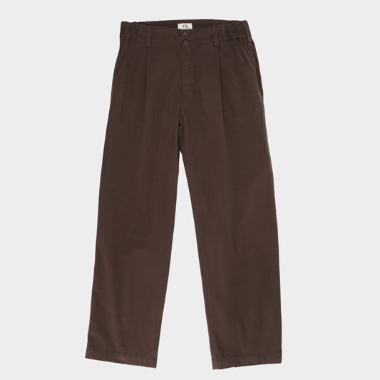 Cotton Twill Relaxed Pleated Trouser in Mud