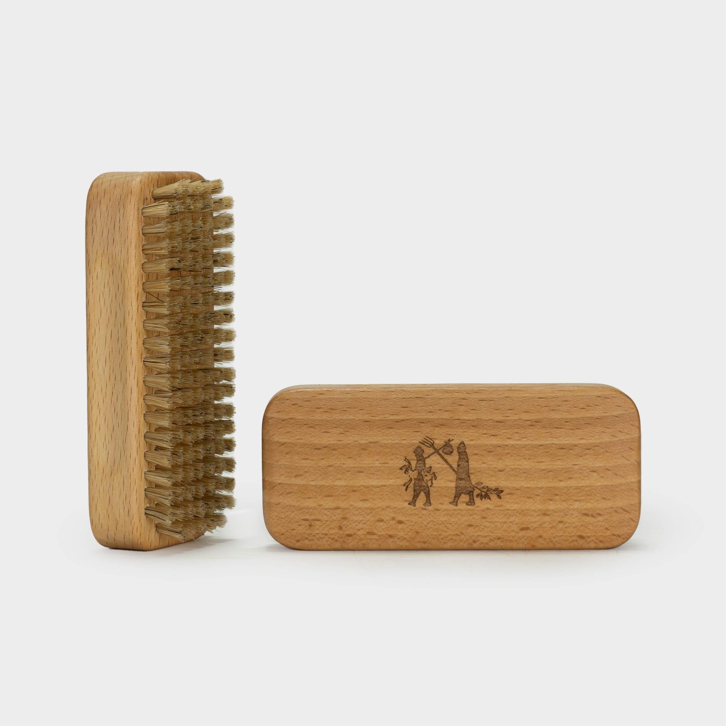 Hydrea London Dual-Sided 100% FSC Wood Nail Brush with Natural Bristle —  Fendrihan