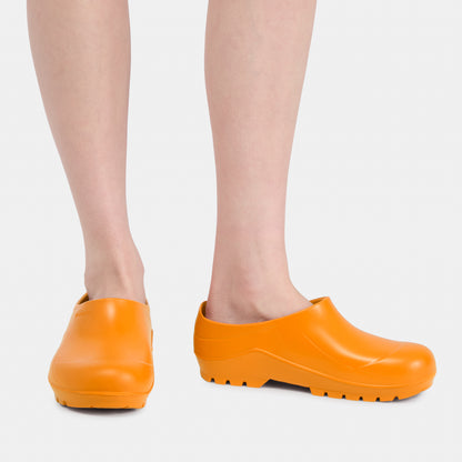 Italian Garden Clogs in Clementine