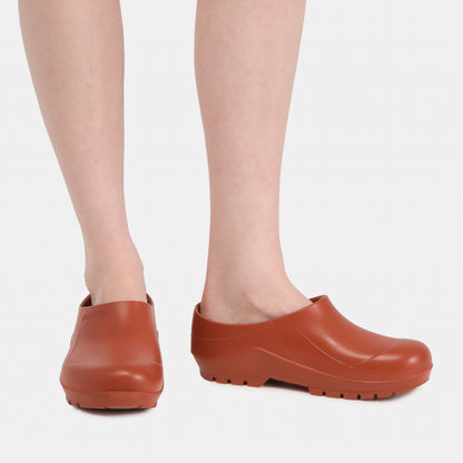 Italian Garden Clogs in Terracotta