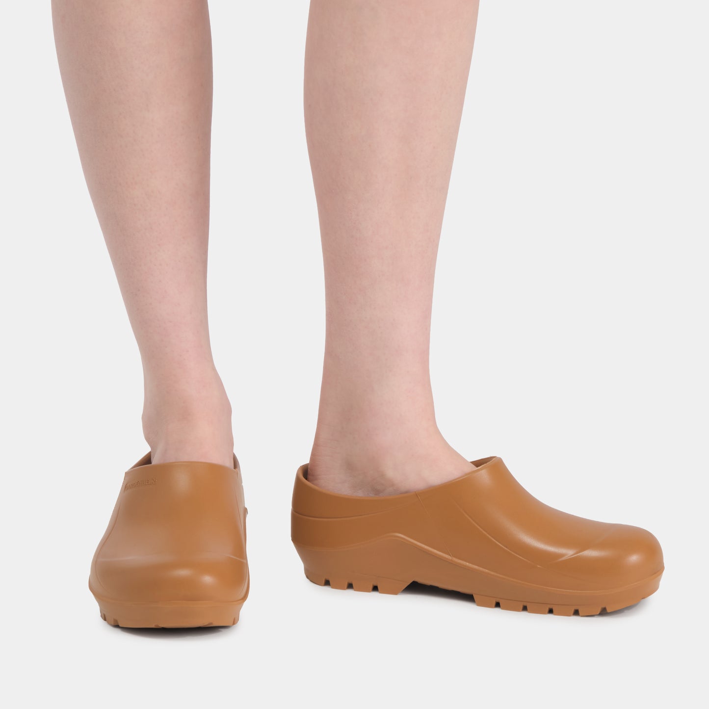 Italian Garden Clogs in Wheat