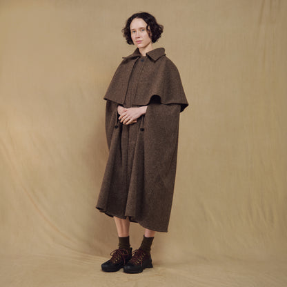 Le Laboureur French Wool Shepherd’s Cape in Walnut