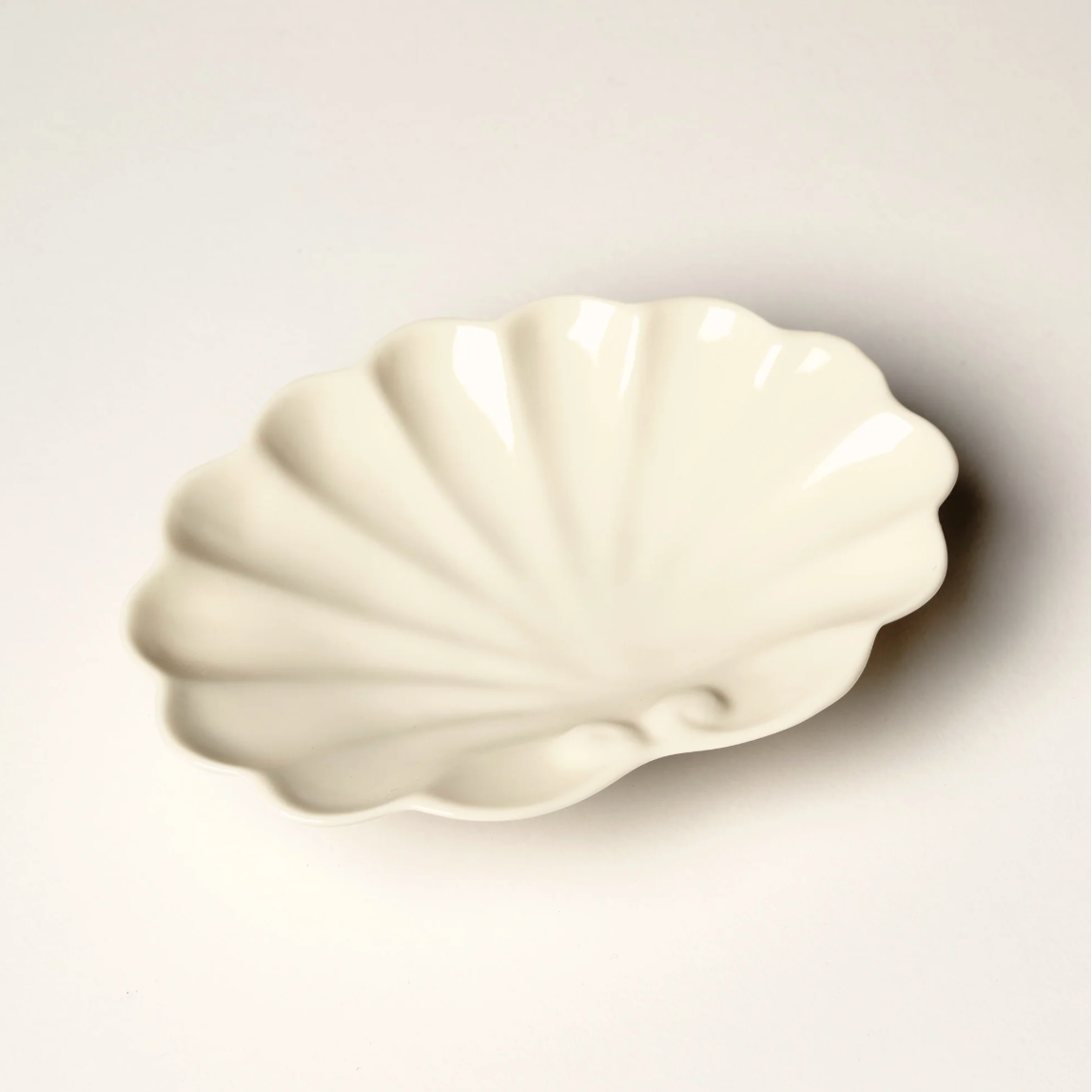 Bienaime Handmade Ceramic Shell Soap Dish