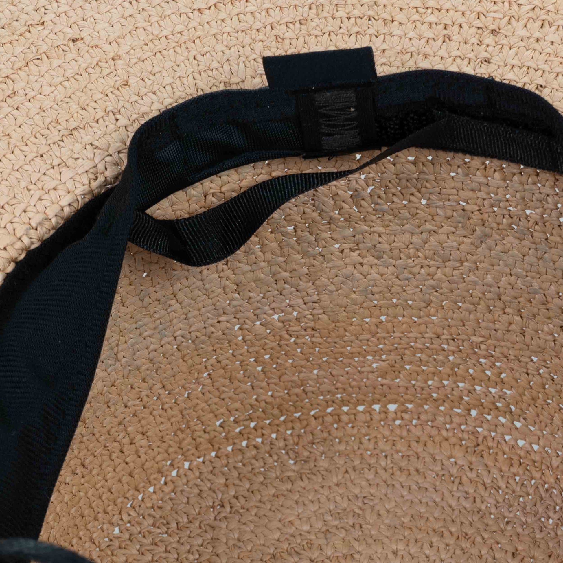 Handwoven Toquilla Straw hat in Natural/ Black